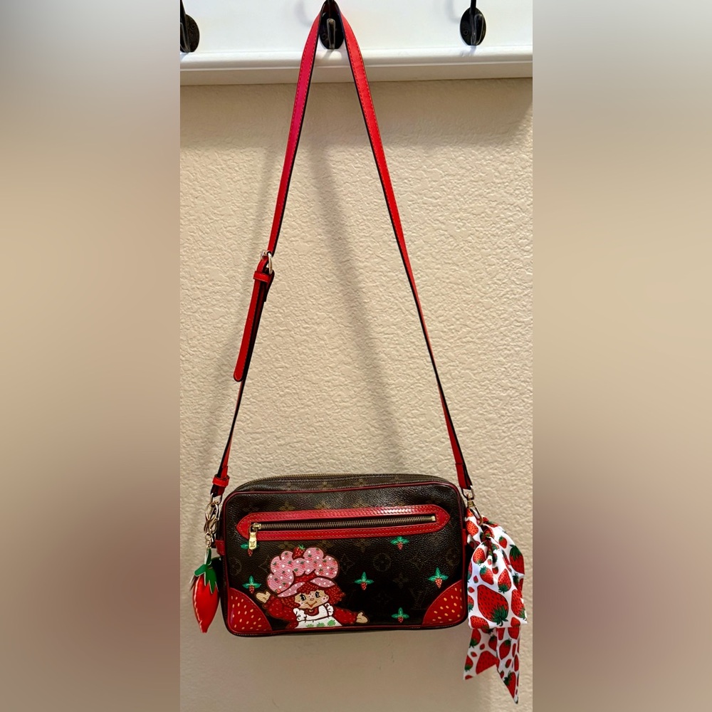Authentic Louis Vouitton crossbody bag *FIRM PRICE*